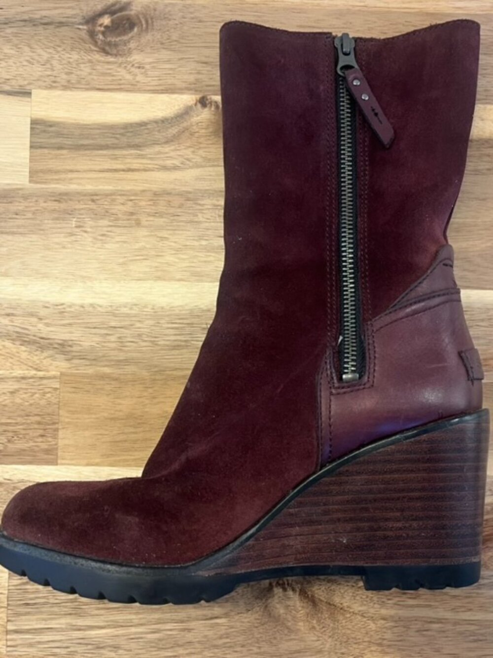 Sorel After Hours Wedge Boots Sz 7 Mid Calf Waterproof Suede Burgundy/Wine Red